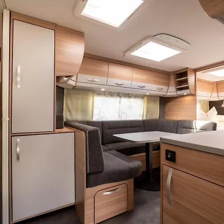 Season Camper 701 营地 *