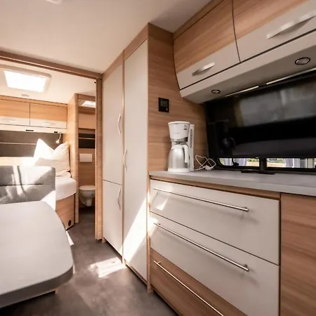 营地 Season Camper 701 *